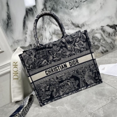 Christian Dior Shopping Bags